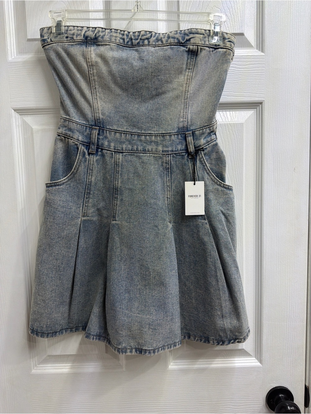Forever 21 woman’s Strapless Light Wash Denim Dress